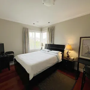 Lucky Room, A Comfortable Bedroom With Private Bathroom Close To Yvr Richmond